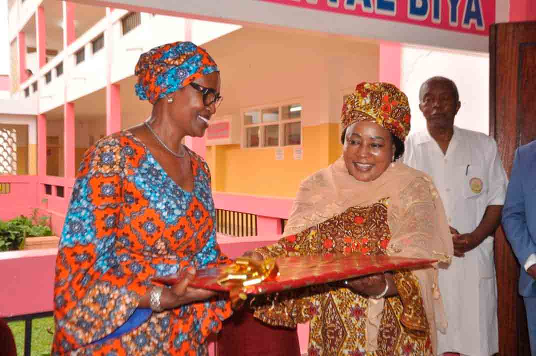 Winnie Byanyima à la fondation Chantal Biya  © CH